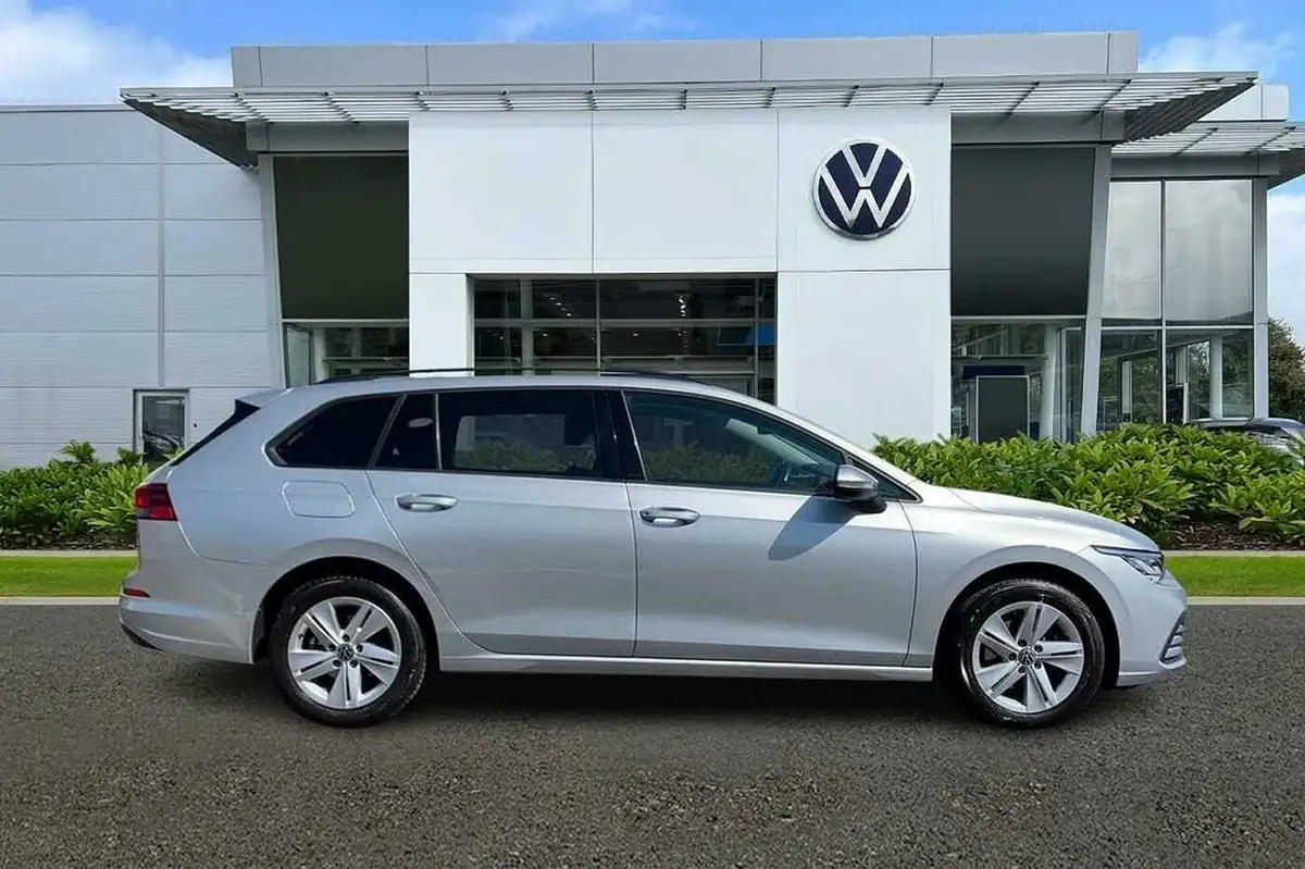 2021-volkswagen-golf-15-etsi-life-150ps-estate-big-3