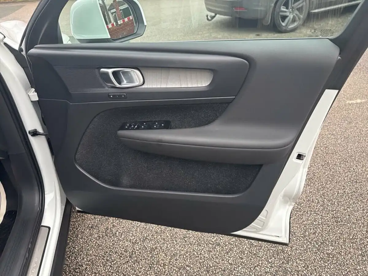2021-volvo-xc40-20-b4-inscription-pro-194bhp-awd-auto-big-32