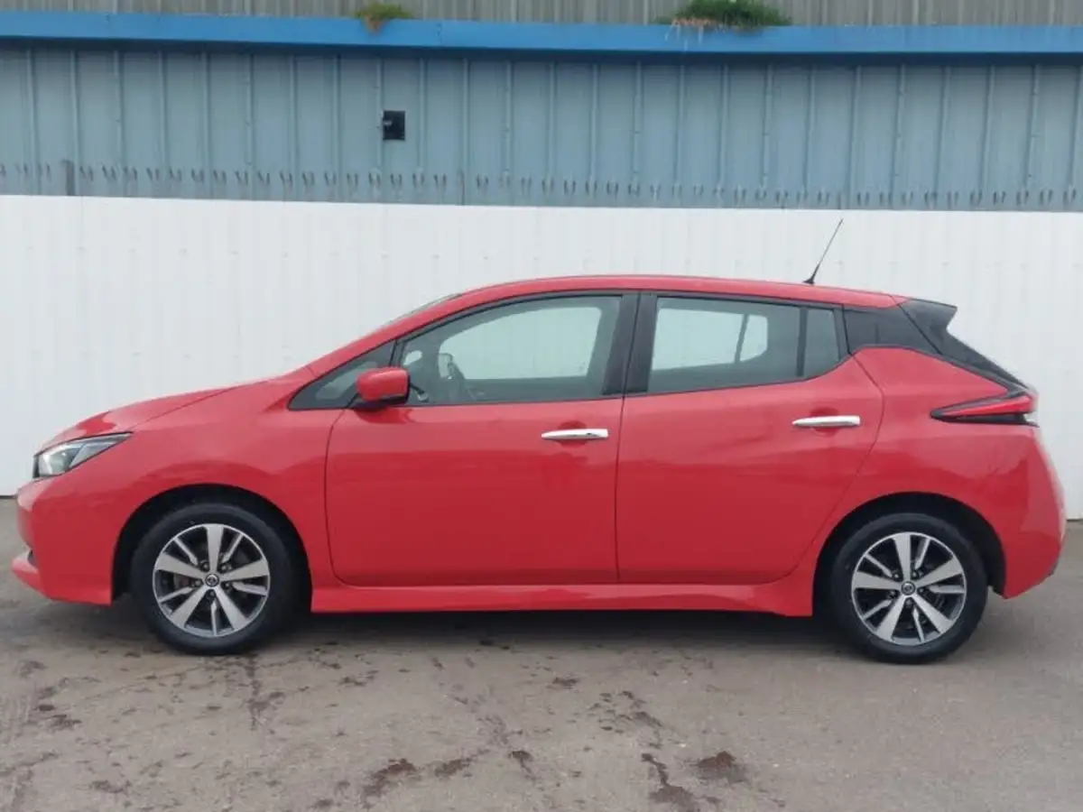 2020-nissan-leaf-e-acenta-big-3