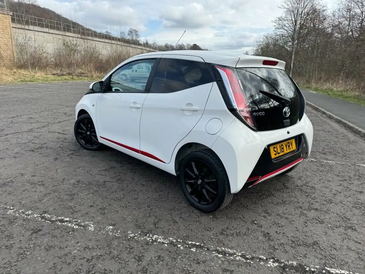 2018-toyota-aygo-10-vvt-i-x-press-71bhp-big-9