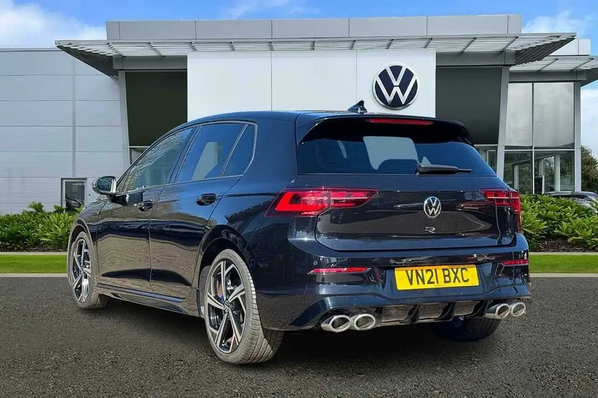 2021-volkswagen-golf-20-tsi-r-hatchback-big-2