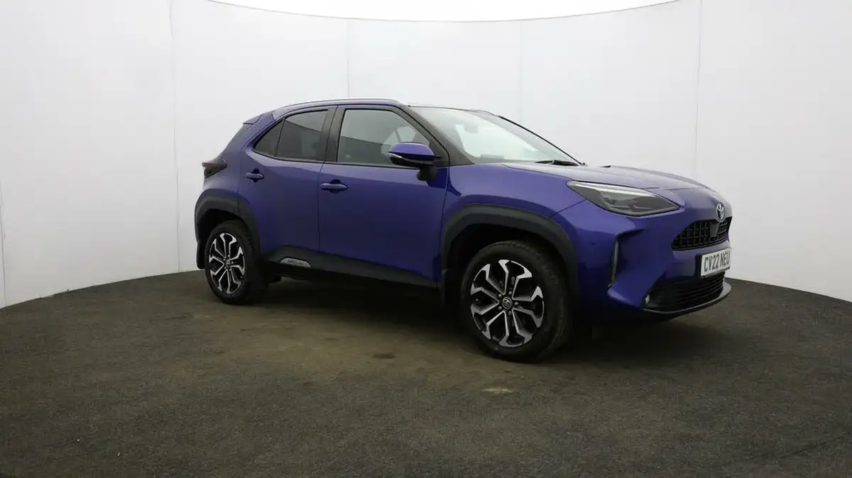 2022-toyota-yaris-15-vvt-i-design-panoramic-roof-big-0