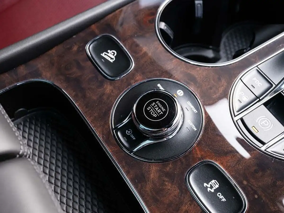 2022-bentley-bentayga-40-v8-big-41