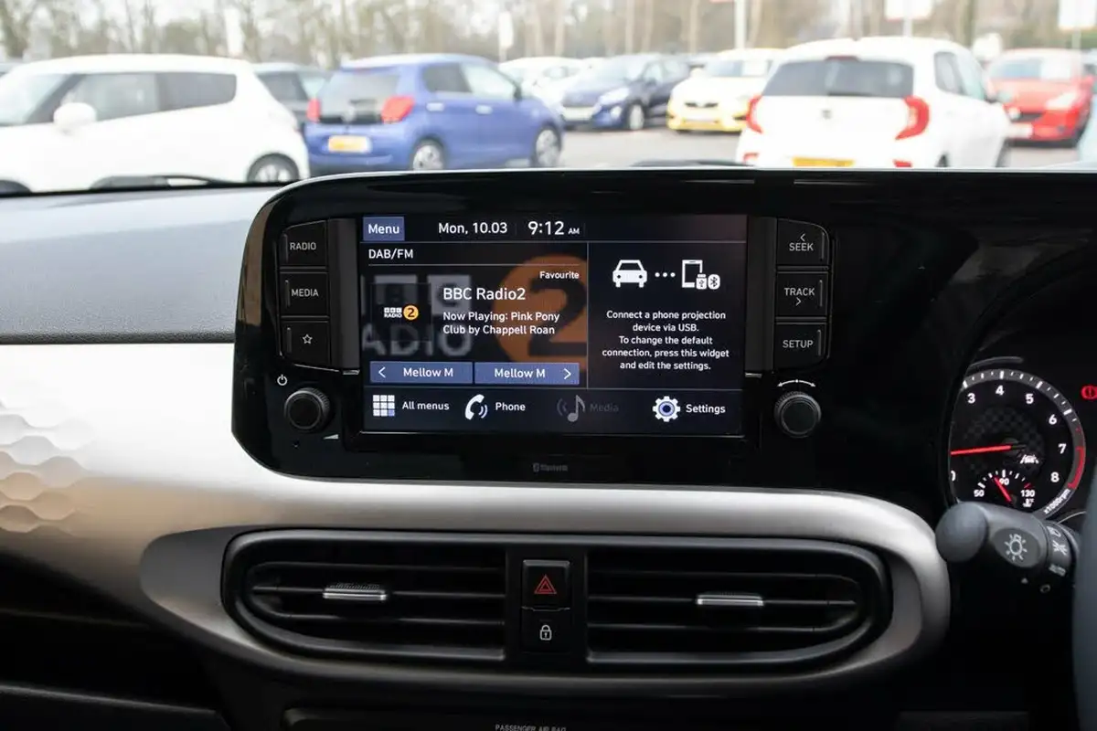 2020-hyundai-i10-10-premium-big-21