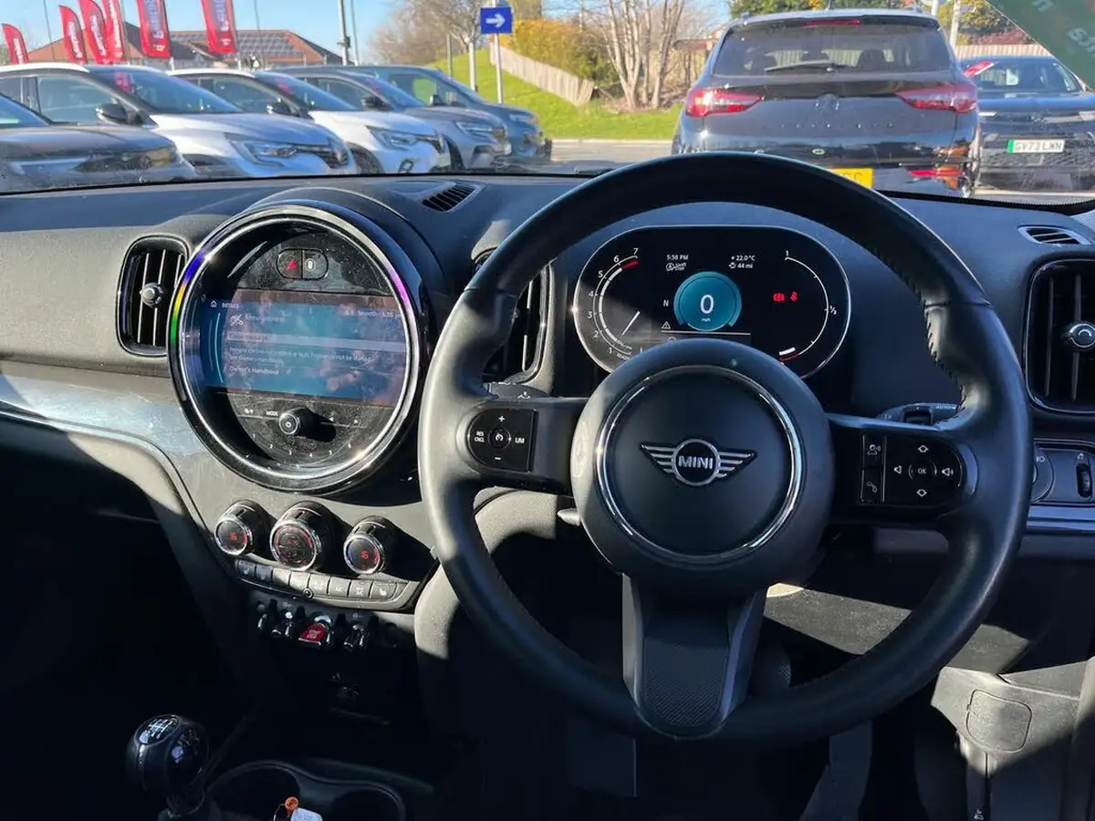 2021-mini-countryman-15-cooper-classic-big-17