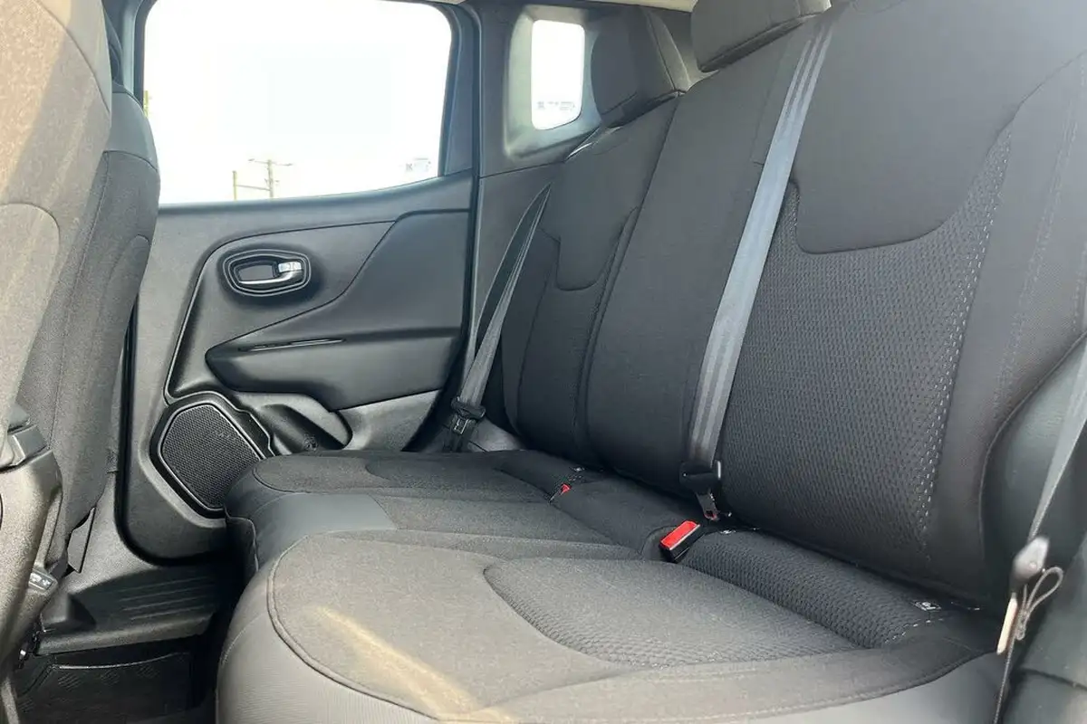 2021-jeep-renegade-10-gse-night-eagle-big-10