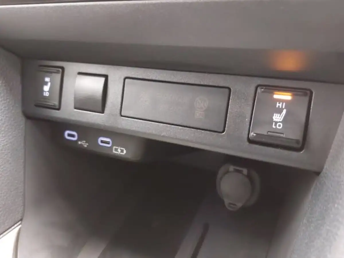 2024-toyota-yaris-cross-15-vvt-i-excel-awd-i-big-13