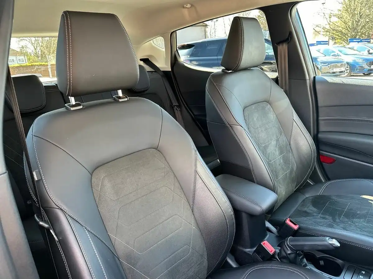 2023-ford-fiesta-big-11