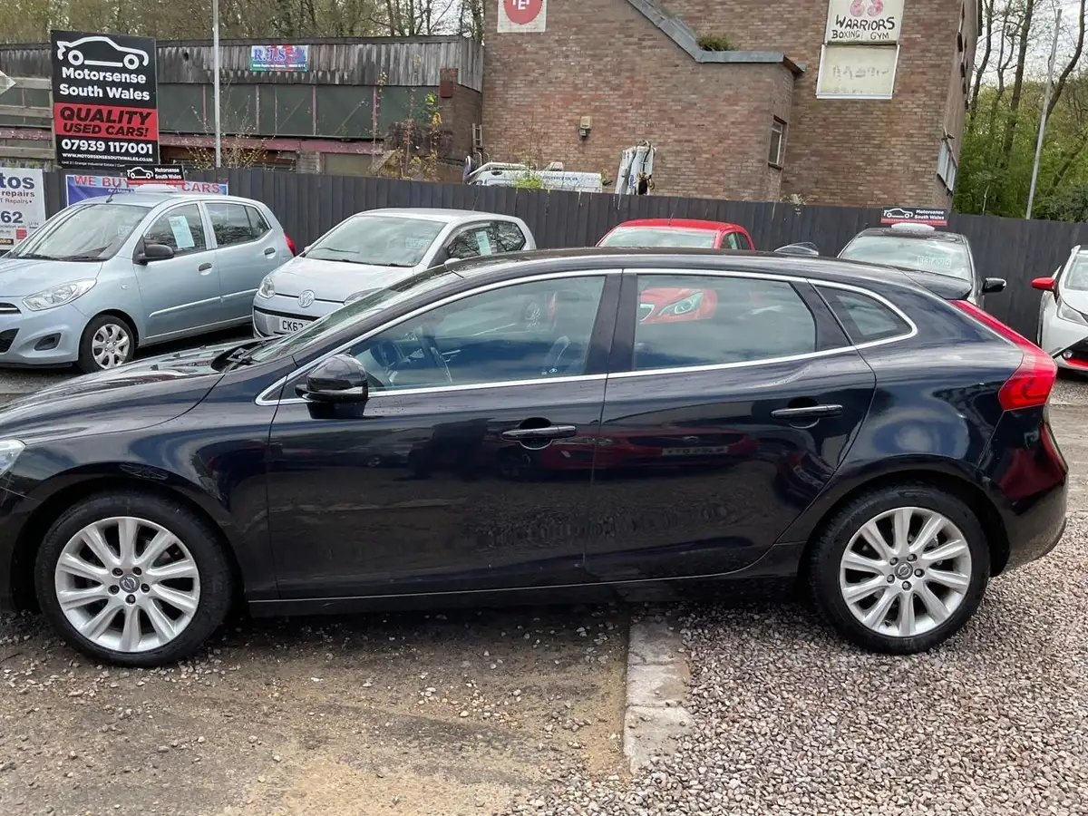 2014-volvo-v40-16td-d2-se-lux-big-72