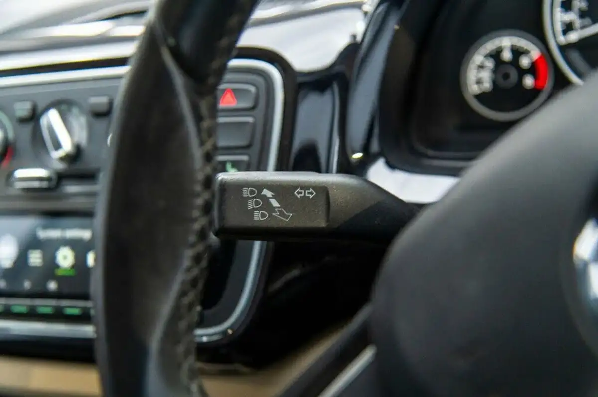 2016-skoda-citigo-10-se-l-greentech-75ps-5d-big-8