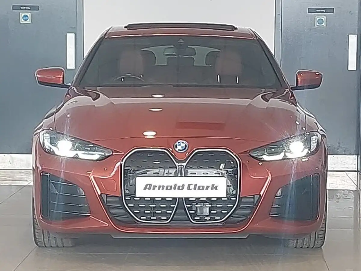 2023-bmw-i4-e-edrive40-m-sport-big-15