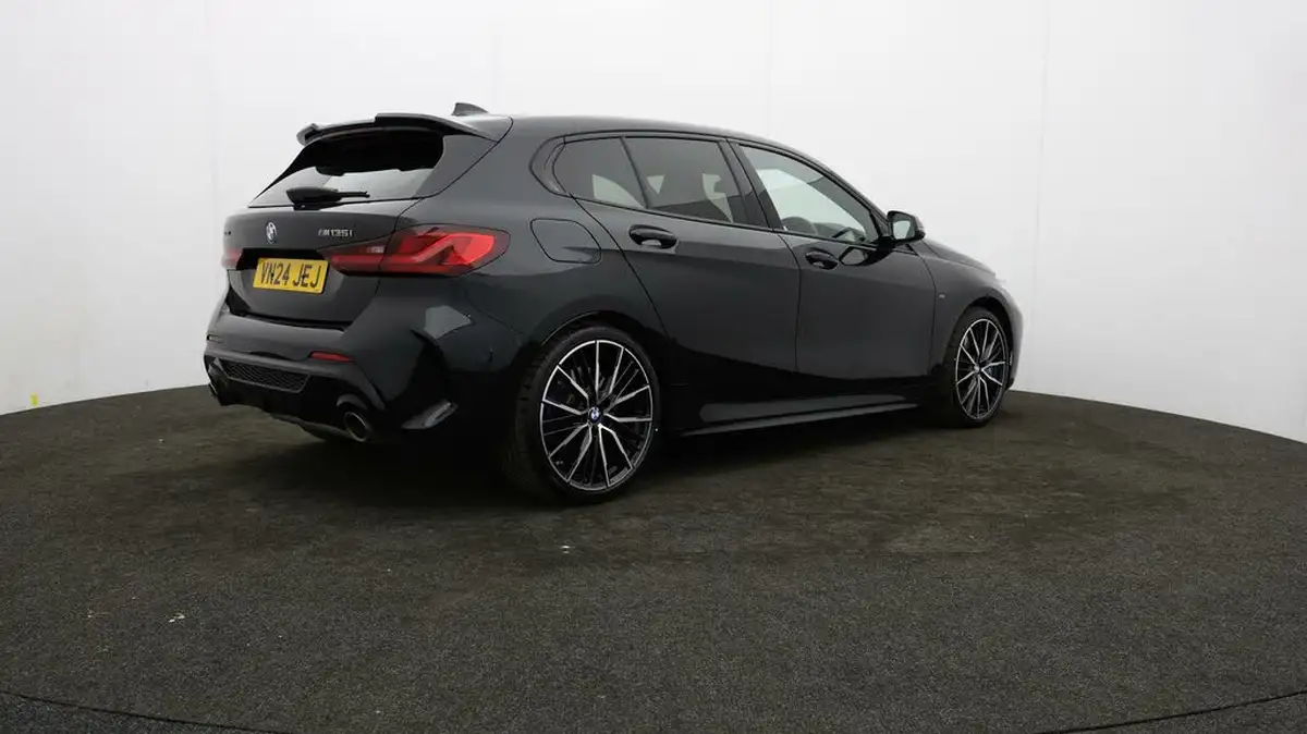 2024-bmw-1-series-20-m135i-xdrive-big-25