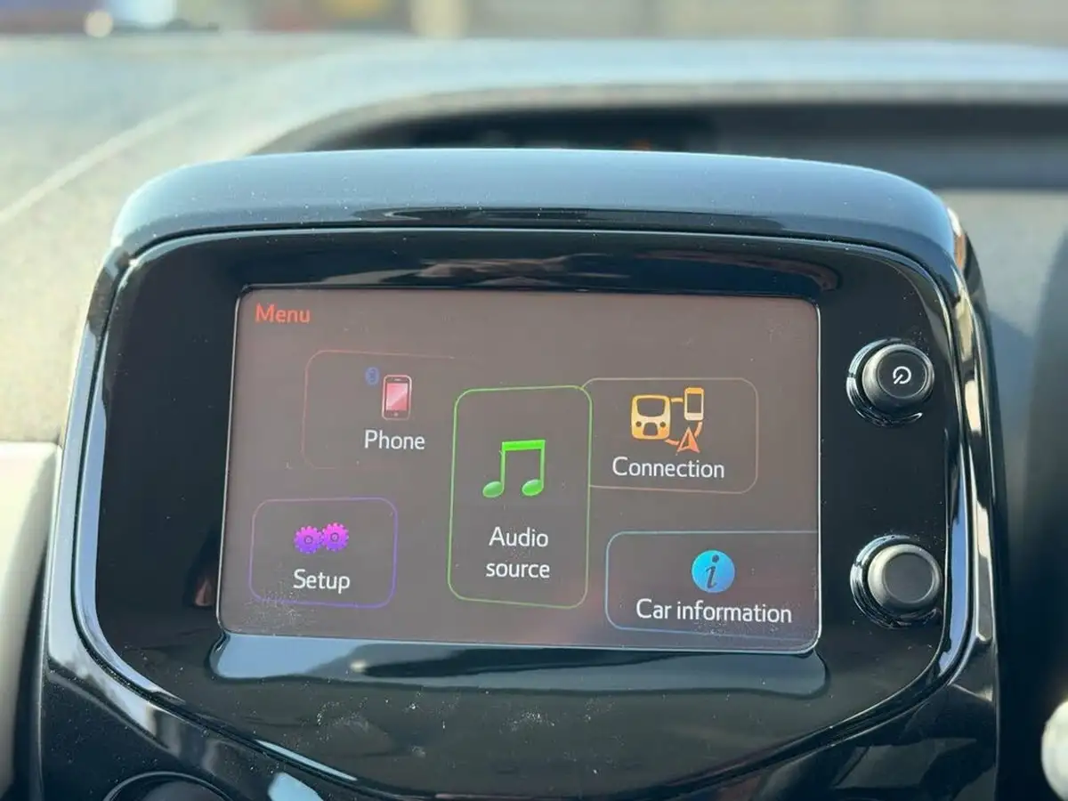 2015-toyota-aygo-10-vvt-i-x-pression-5d-big-22