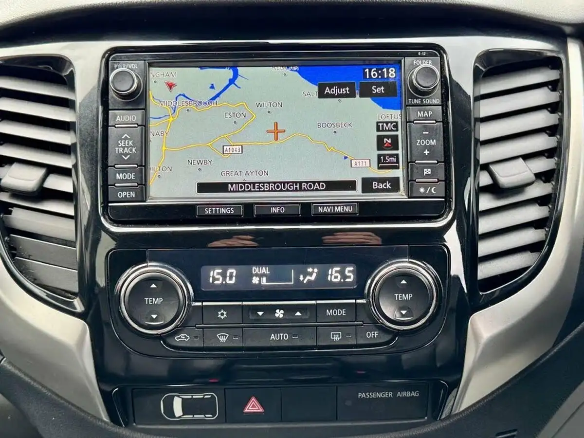 2015-mitsubishi-l200-24di-d-warrior-big-10