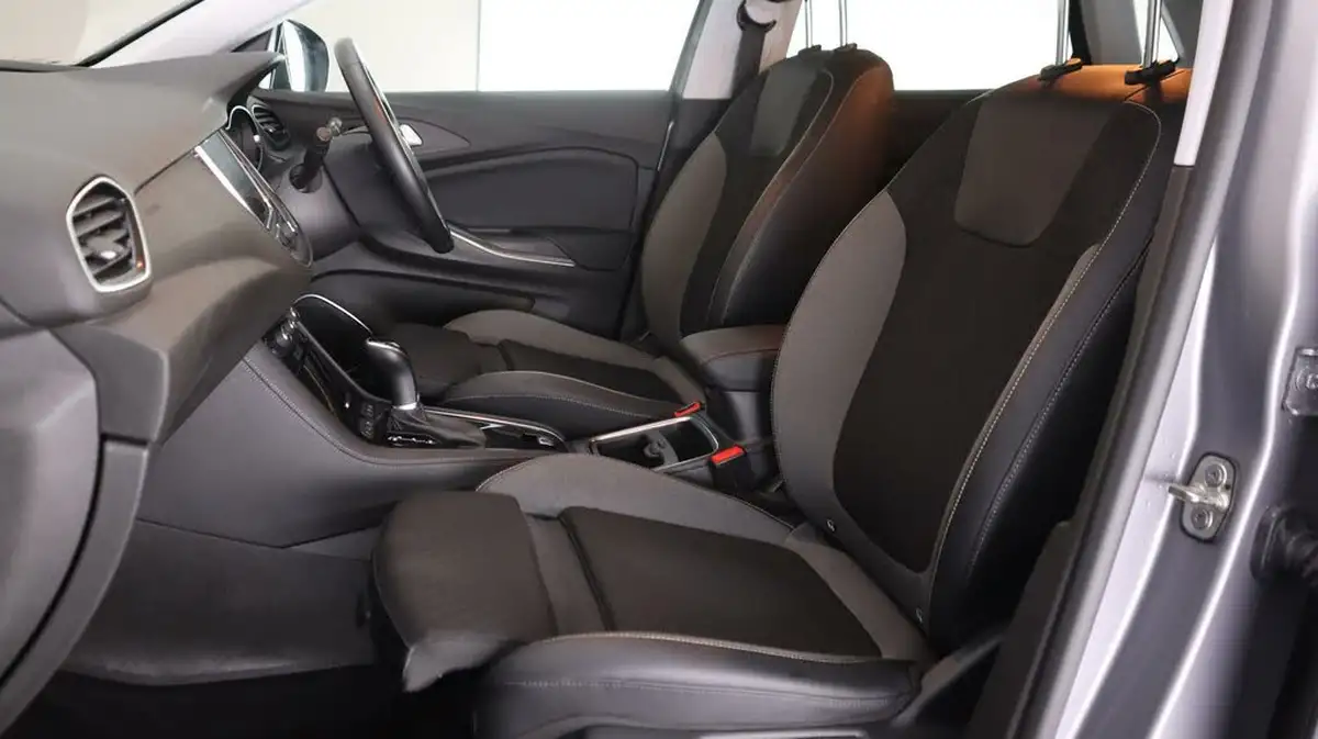2020-vauxhall-grandland-x-12-sri-nav-auto-big-14