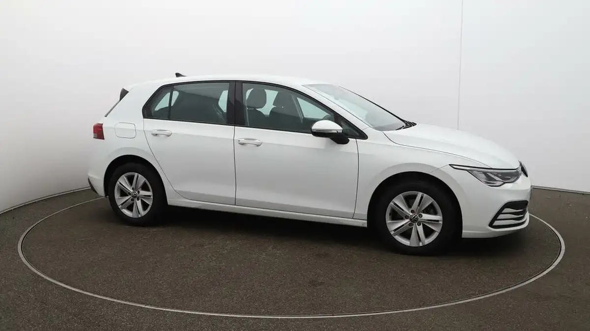 2022-volkswagen-golf-15-tsi-life-130ps-hatchback-big-37