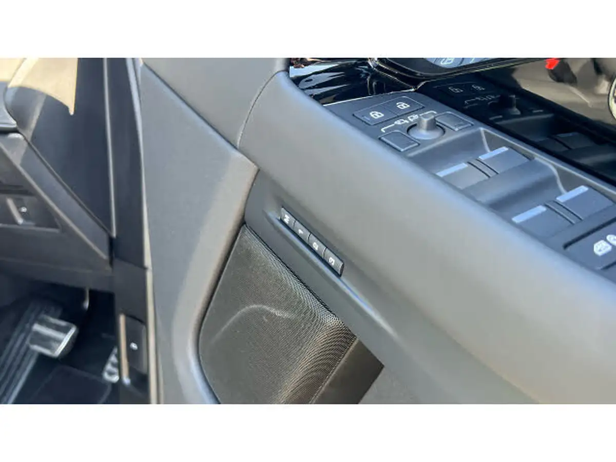 2024-land-rover-range-rover-evoque-20-d200-dynamic-hse-big-36