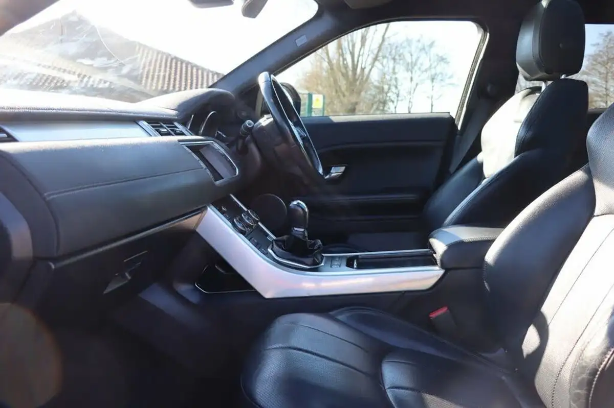 2015-land-rover-range-rover-evoque-20td4-se-tech-ss-hatchback-5d-big-19