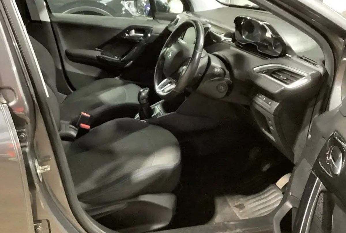 2019-peugeot-208-15-bluehdi-signature-big-17