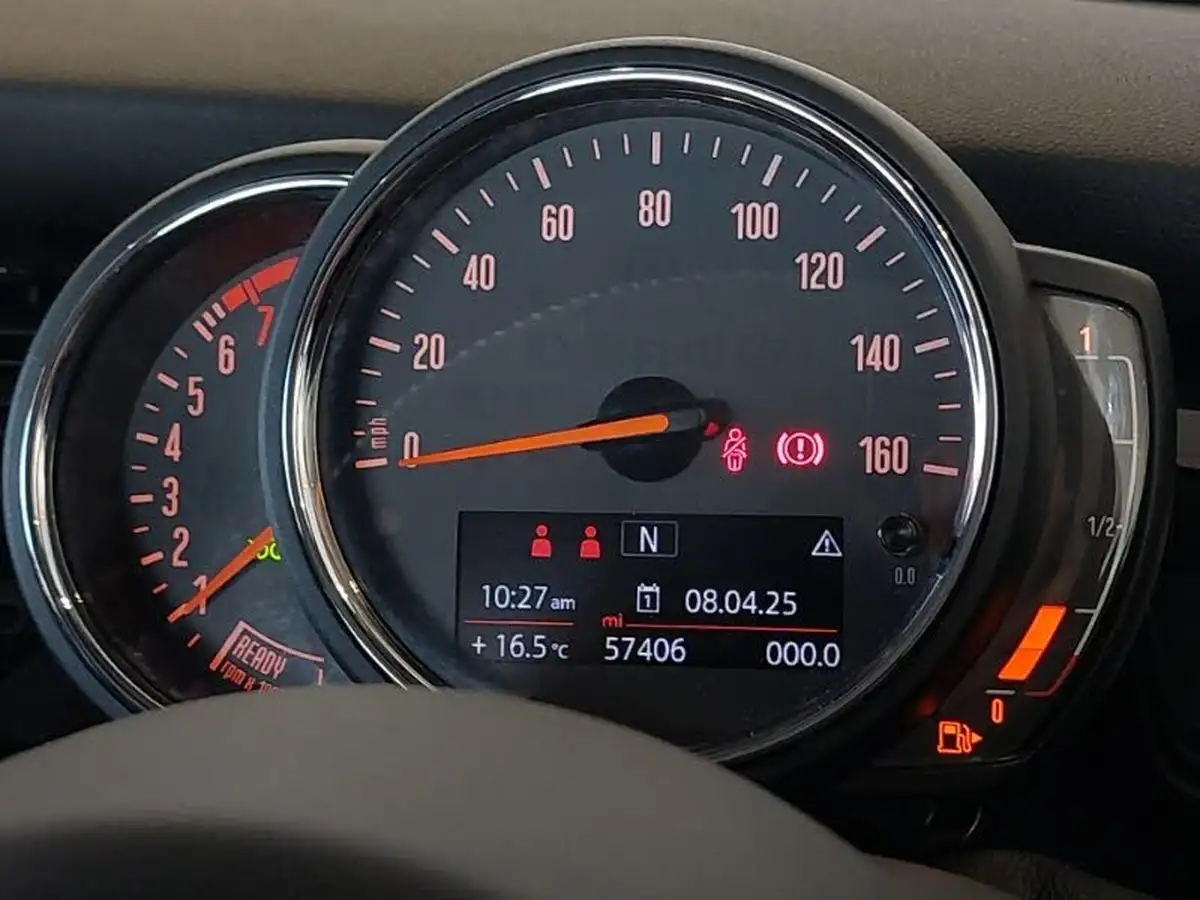 2021-mini-cooper-15-cooper-classic-hatchback-3d-big-8