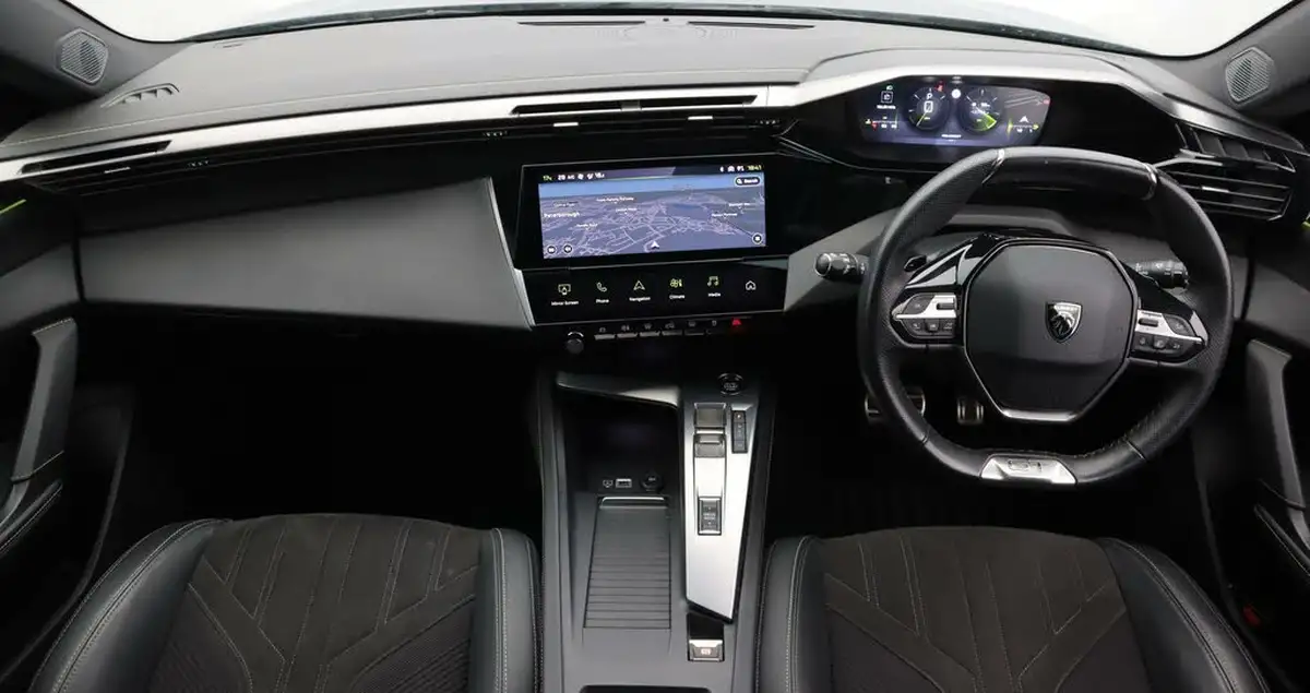 2022-peugeot-308-15-bluehdi-gt-big-13