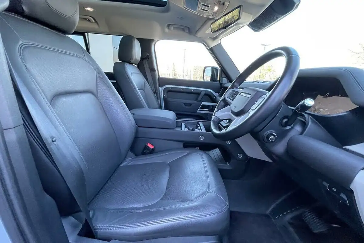 2022-land-rover-110-defender-30-d250-xs-edition-big-8