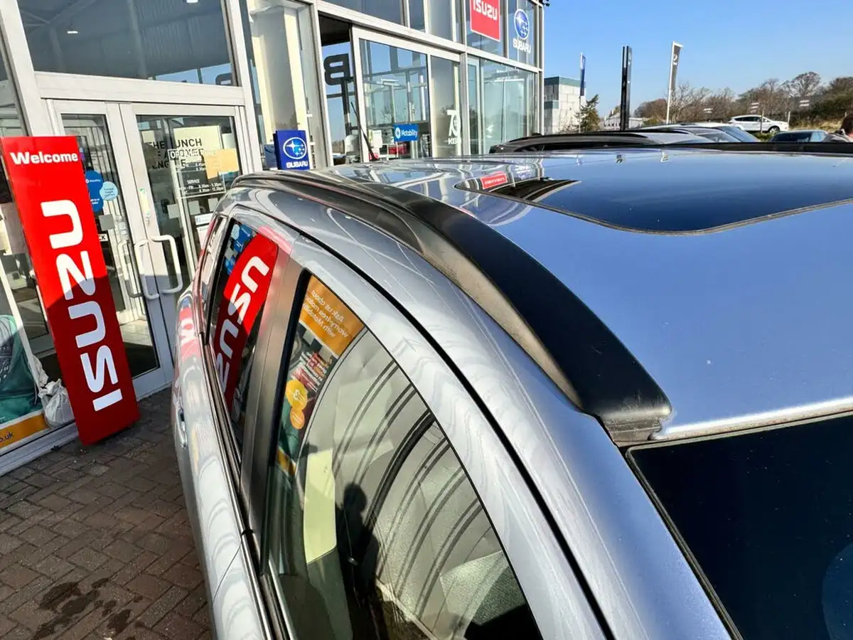 2015-mitsubishi-outlander-20-gx4h-phev-big-19
