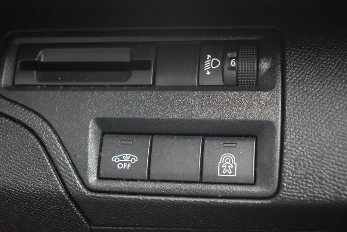 2019-peugeot-3008-suv-12-puretech-allure-big-30