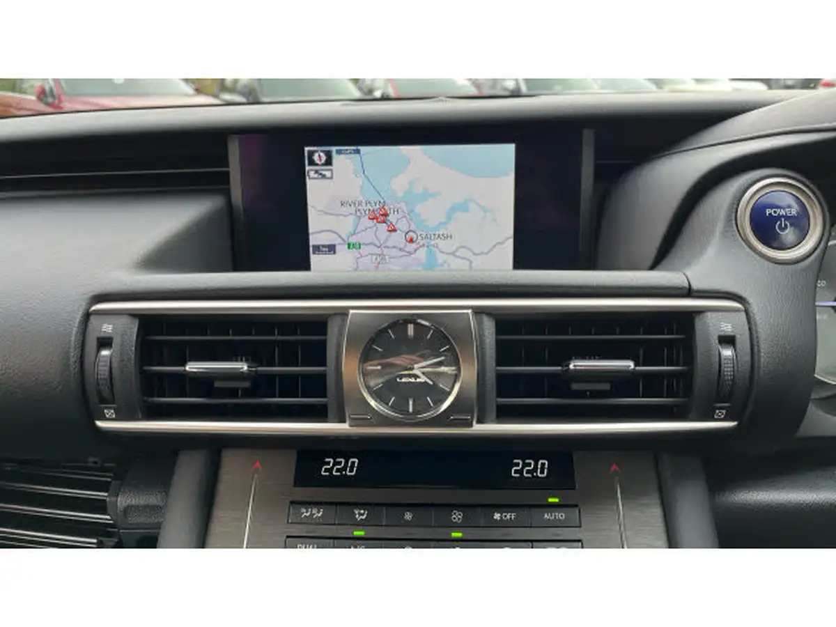 2020-lexus-is-300h-25-is-big-28