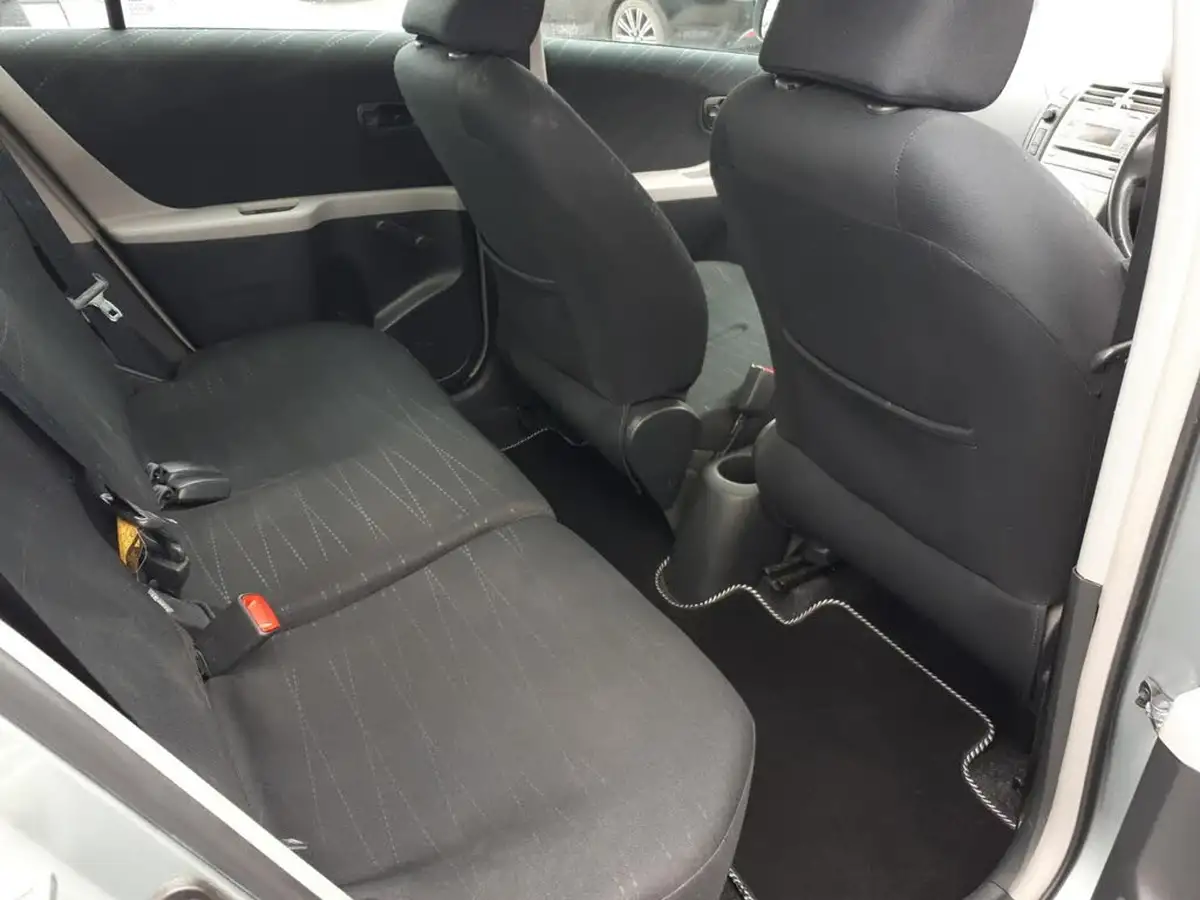 2007-toyota-yaris-13-zinc-5d-big-6