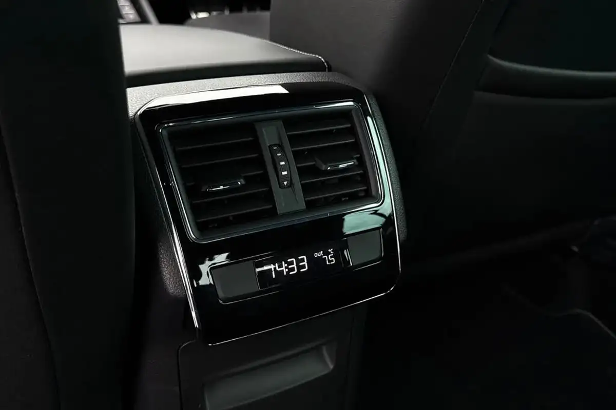 2019-skoda-superb-20tdi-sportline-plus-190ps-hatchback-dsg-big-37