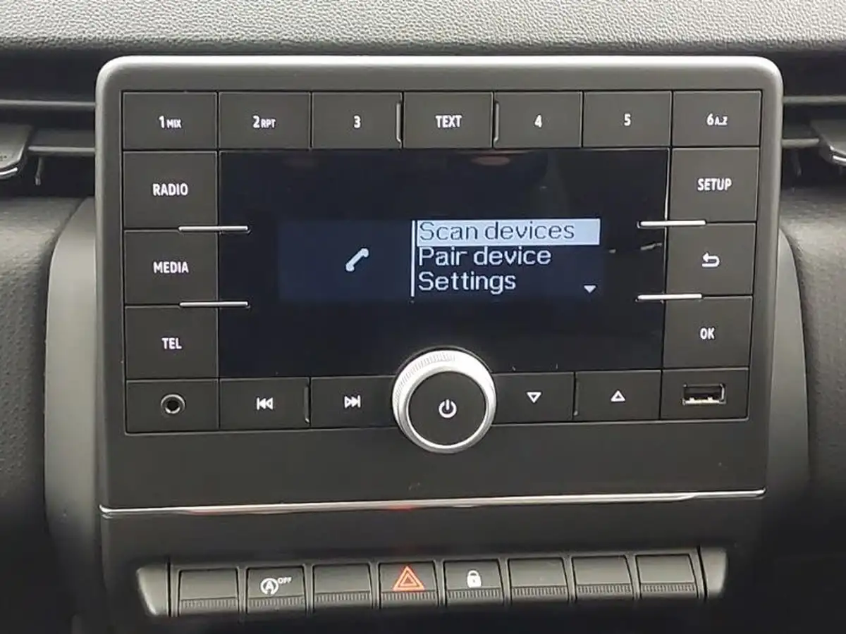 2021-renault-clio-10-sce-play-75bhp-big-10