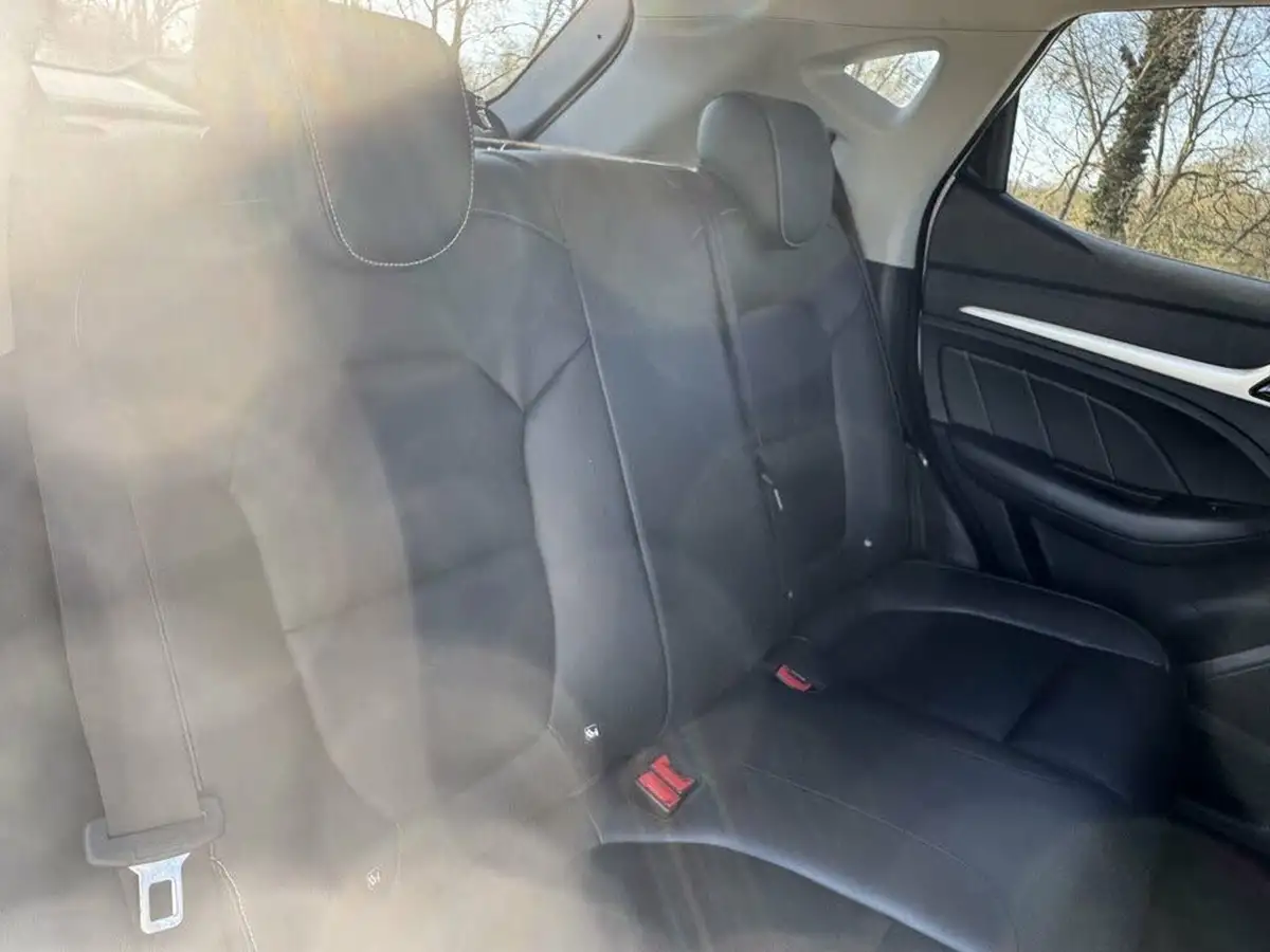 2020-mg-zs-suv-15-vti-tech-exclusive-106ps-big-15
