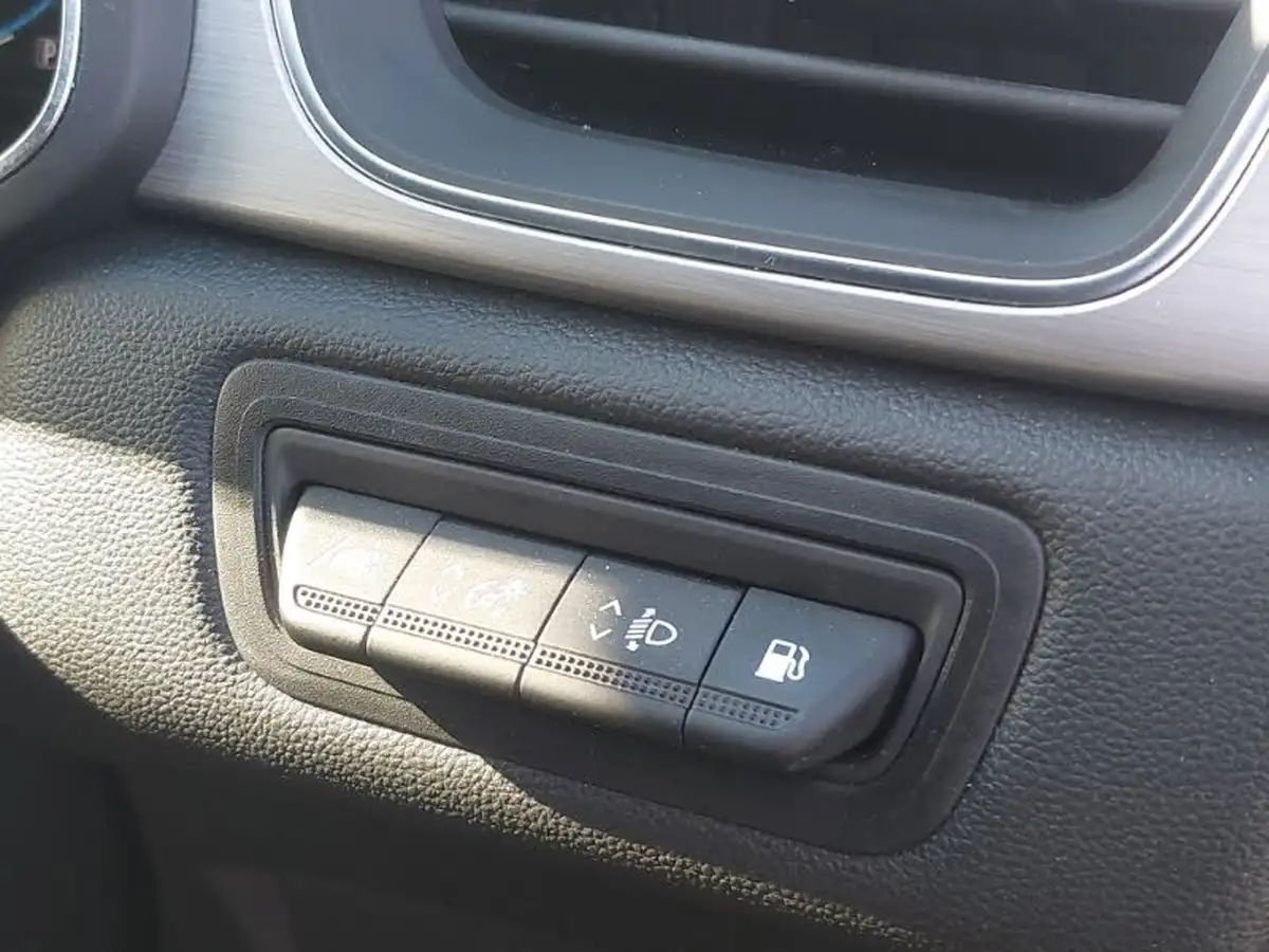 2021-renault-captur-16-e-tech-launch-edition-big-13