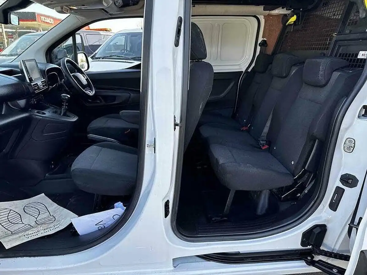 2023-citroen-berlingo-big-21