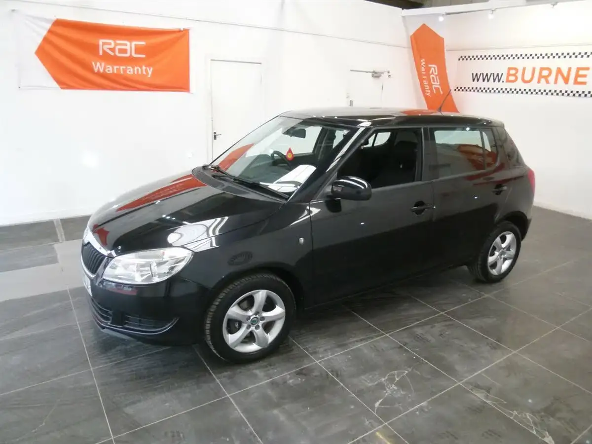 2011-skoda-fabia-16td-se-75bhp-hatchback-big-10