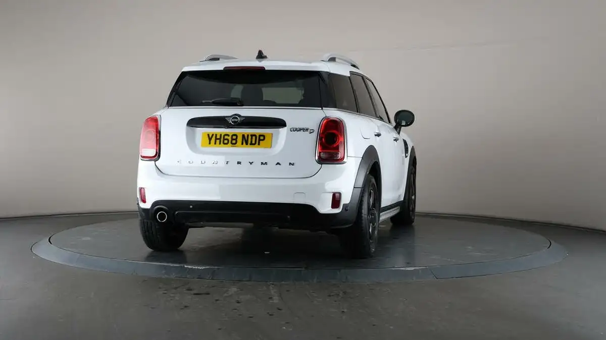 2019-mini-countryman-20td-cooper-d-classic-auto-big-64