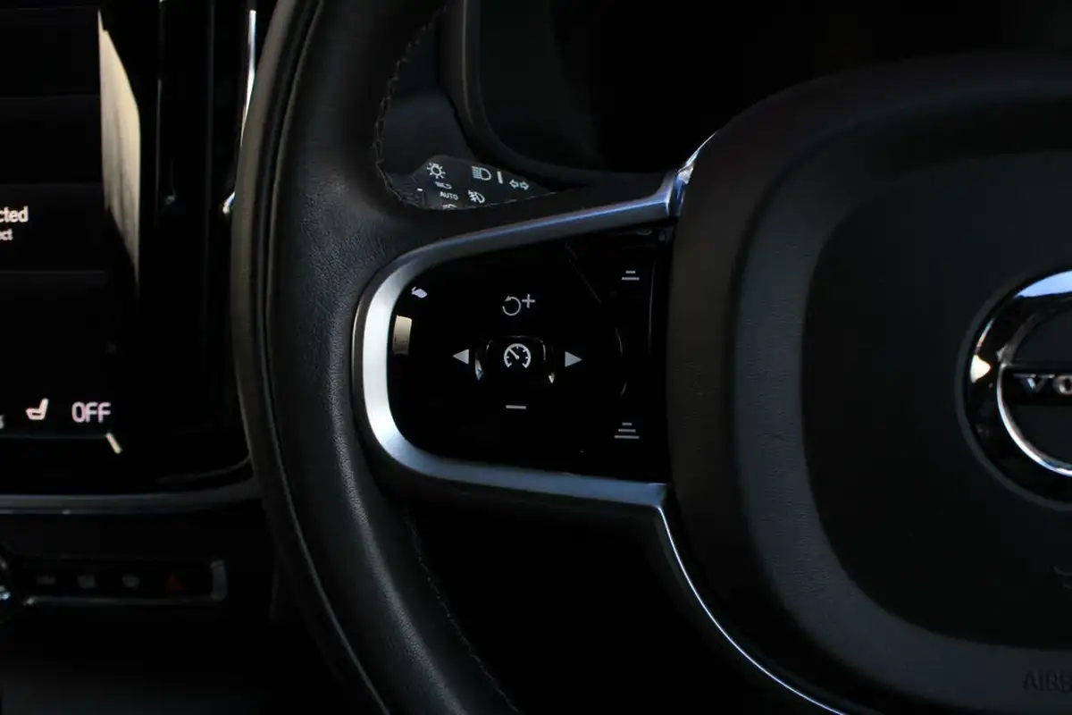 2019-volvo-v90-20td-d5-cross-country-plus-big-31