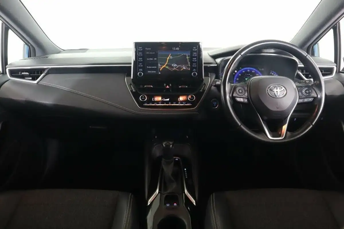 2021-toyota-corolla-18-vvt-i-design-trk-touring-sports-5d-big-9
