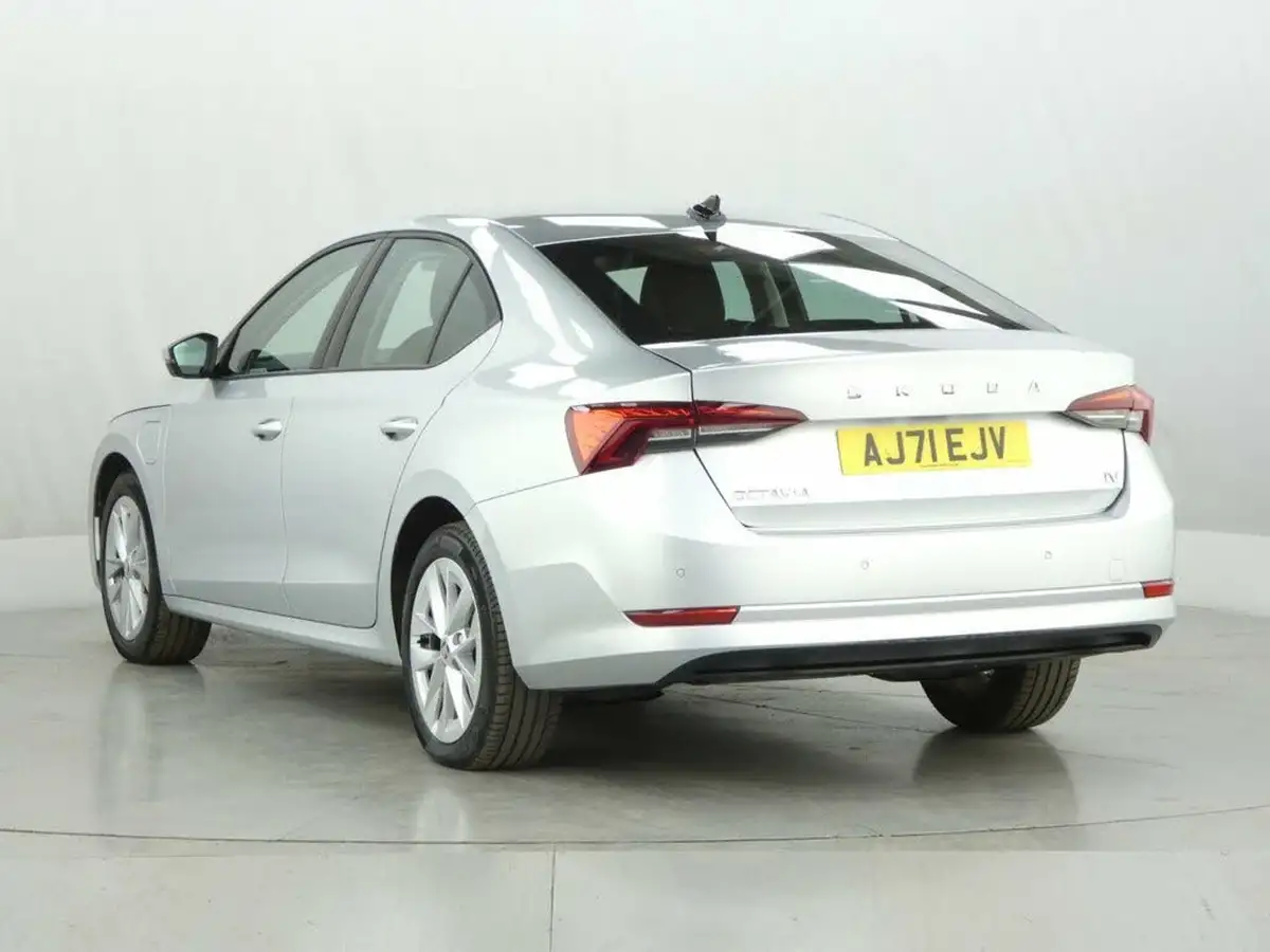 2021-skoda-octavia-big-5