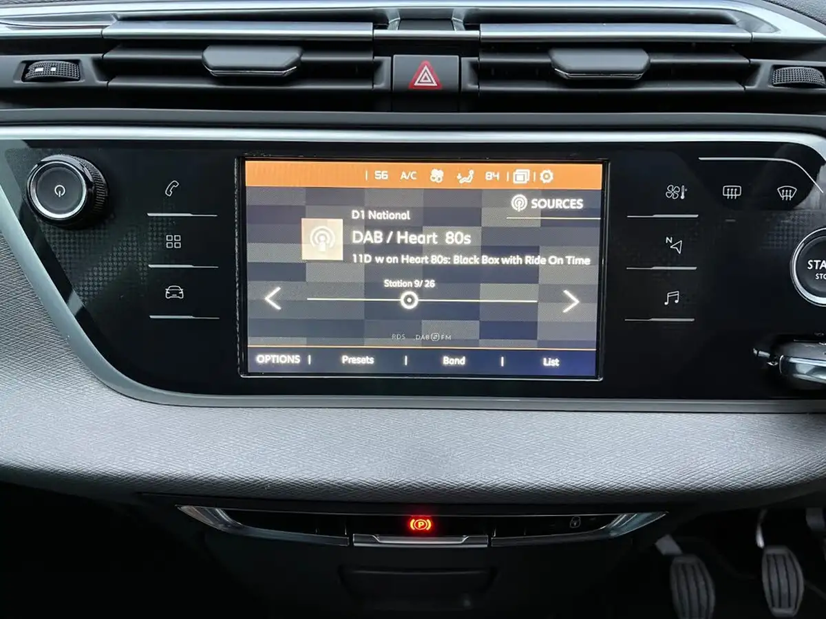 2017-citroen-c4-picasso-16bluehdi-feel-big-21