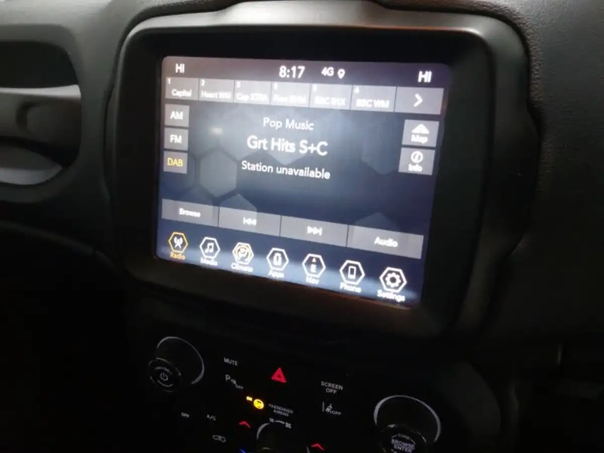 2021-jeep-renegade-10-gse-limited-big-9