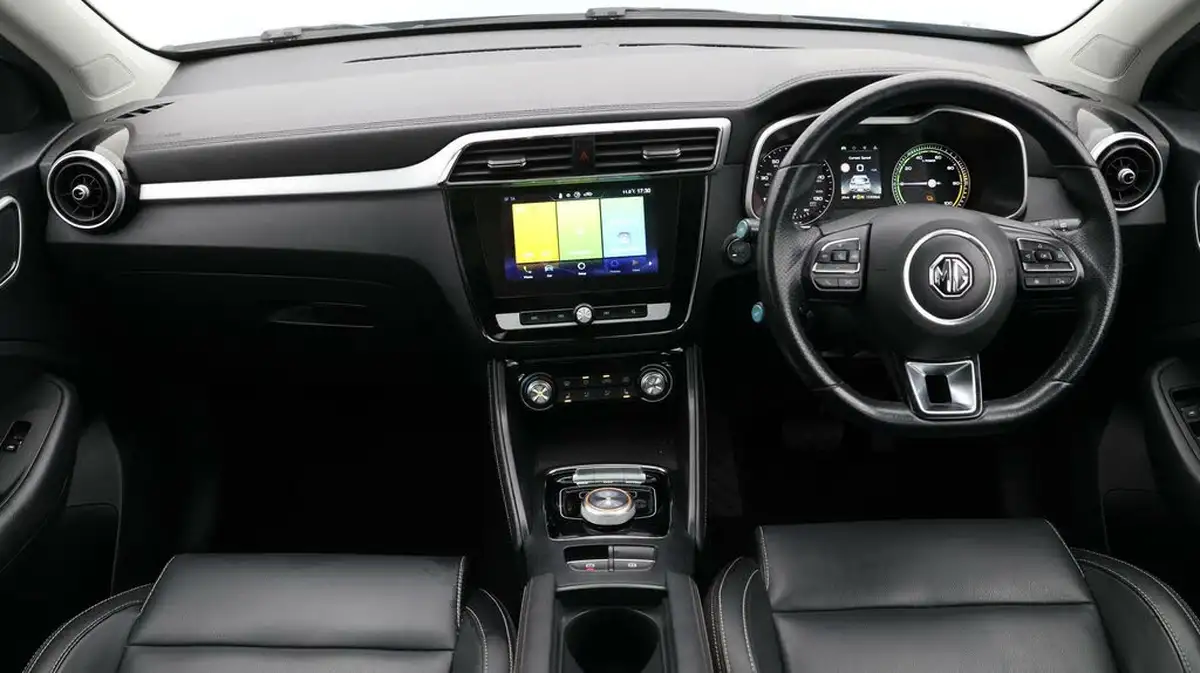 2021-mg-zs-suv-e-exclusive-ev-big-12