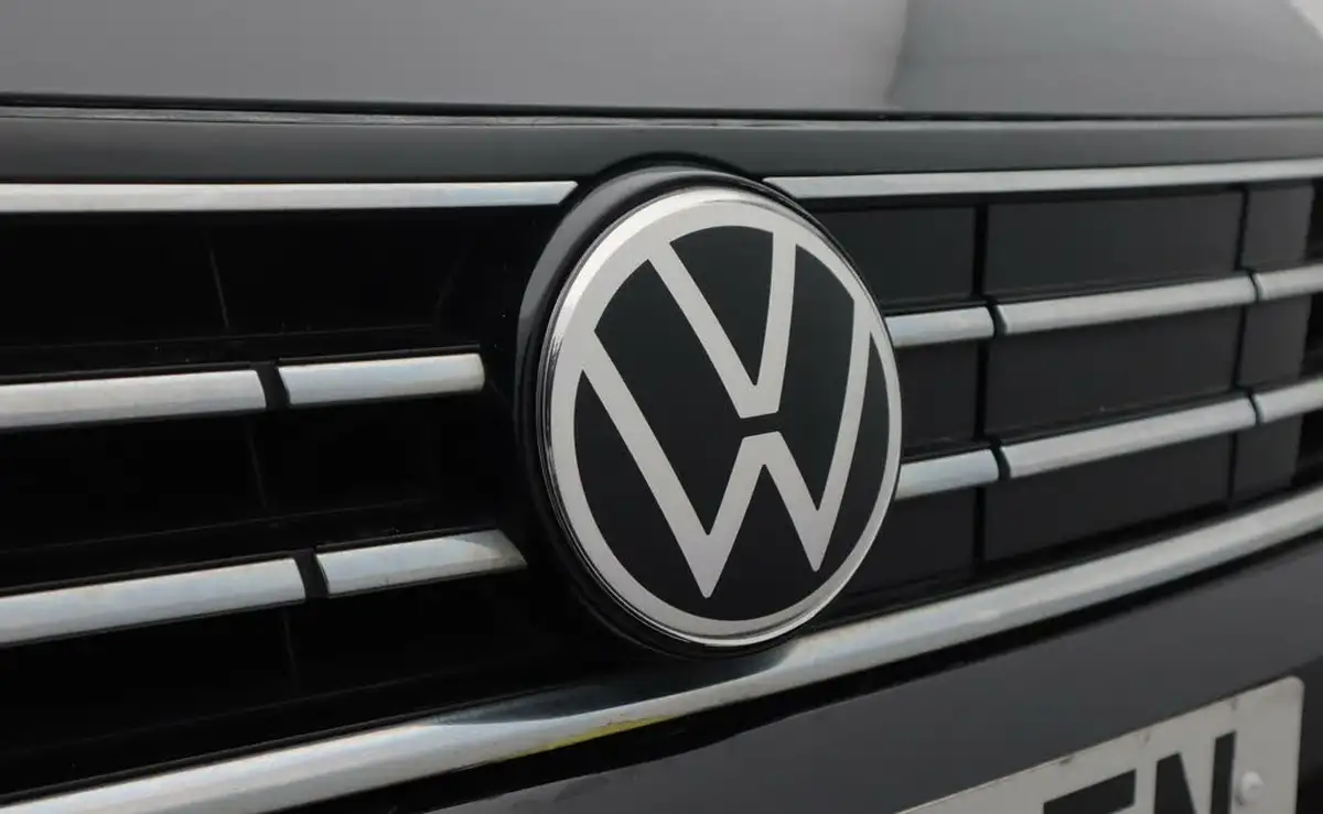 2021-volkswagen-passat-14-tsi-gte-saloon-4d-big-22