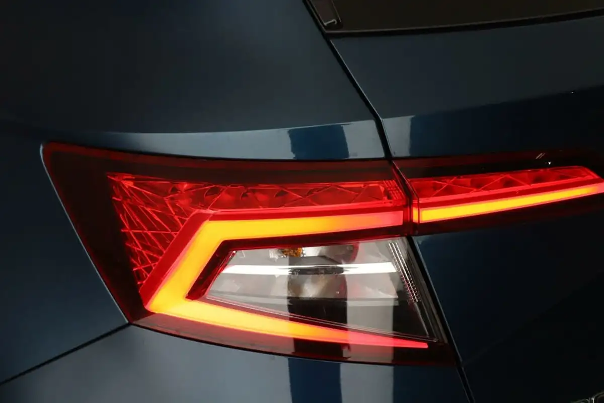 2020-skoda-karoq-10-tsi-se-l-115ps-big-8