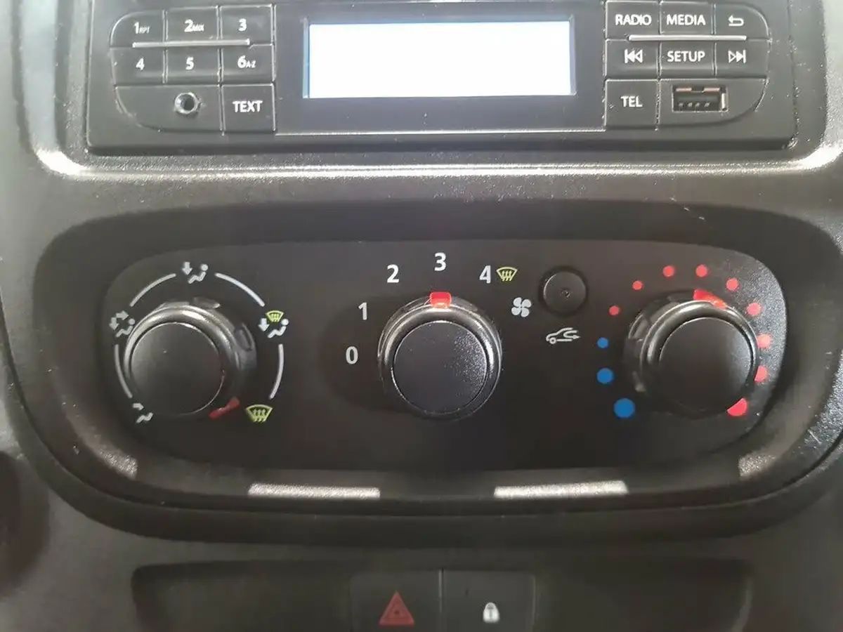 2018-vauxhall-vivaro-16cdti-2700-l1h1-120pseu6-big-7