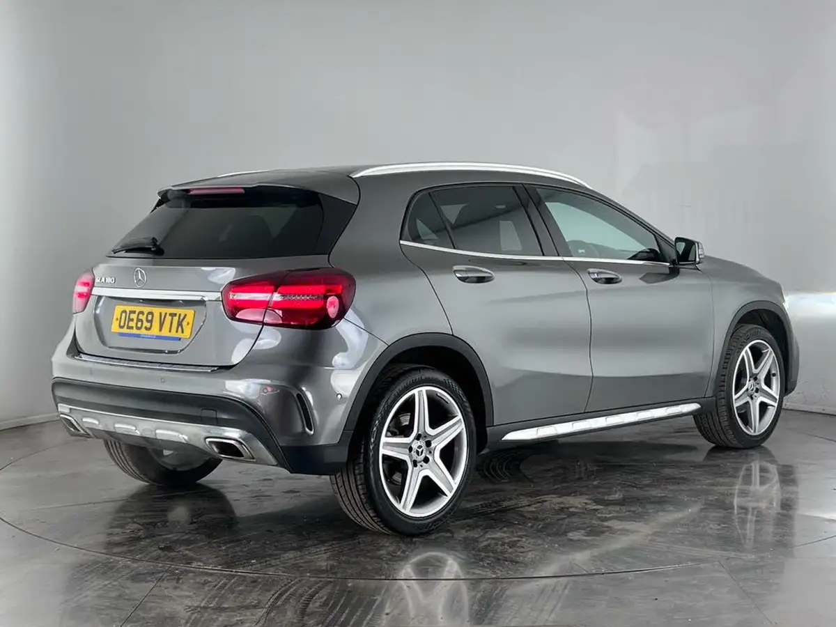2019-mercedes-benz-gla-class-16-gla-180-amg-line-edition-7g-dct-big-1