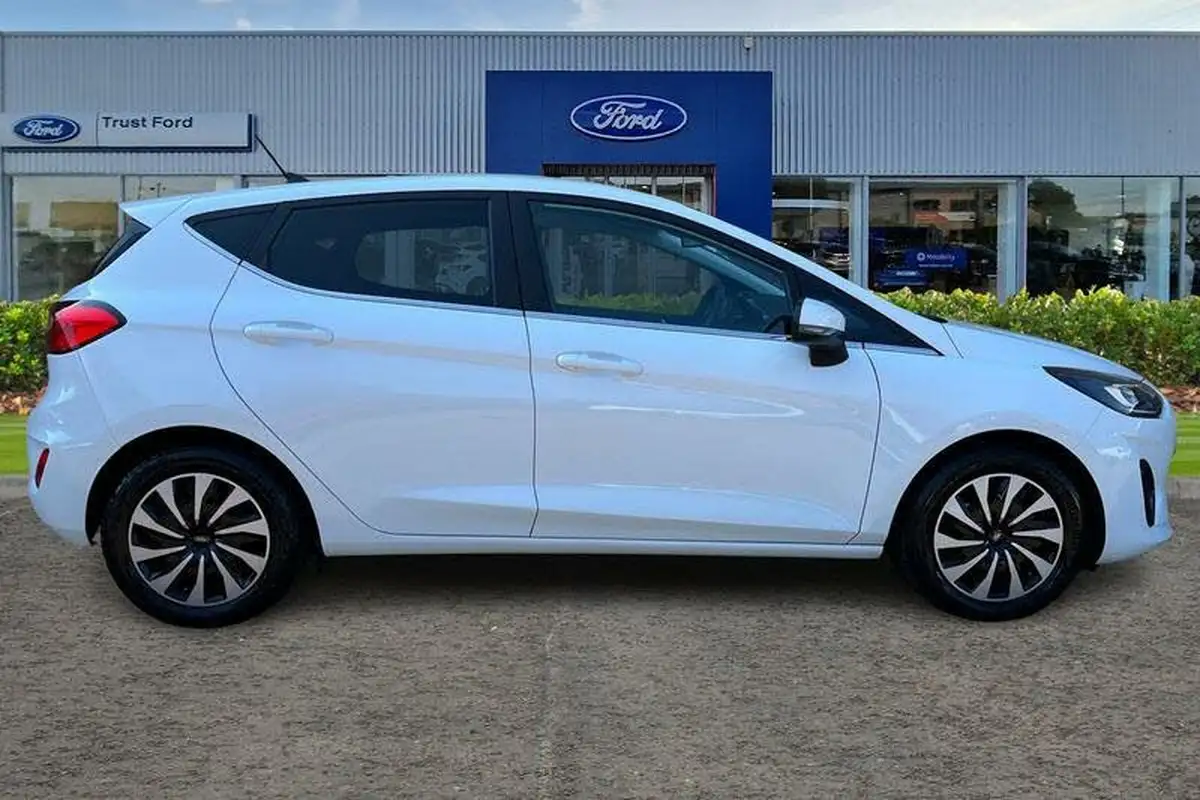2022-ford-fiesta-10t-titanium-125ps-hybrid-mhev-powershift-big-2
