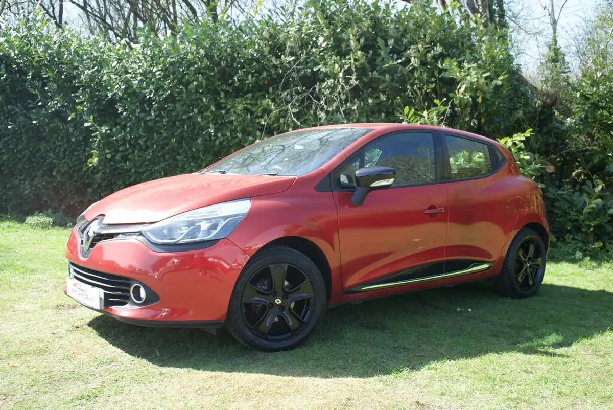 2015-renault-clio-12-dynamique-nav-big-9