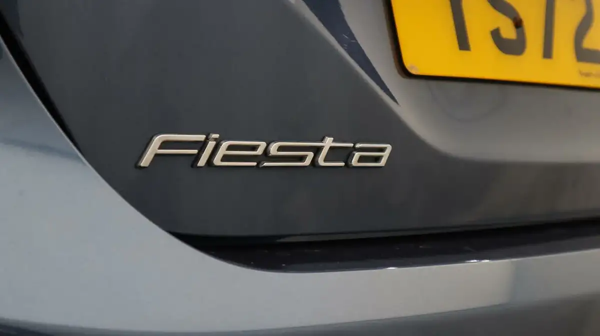 2022-ford-fiesta-10t-st-line-100ps-5d-big-22